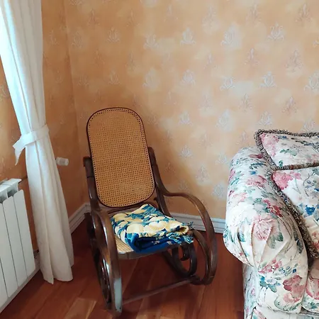 Lindenhof Apartment *