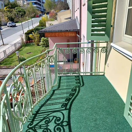 Апартаменты Lindenhof Бад-Эльстер