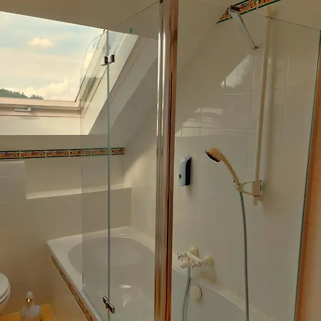 Lindenhof Apartment *